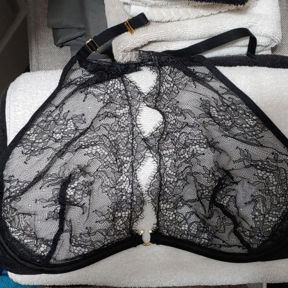 Victoria's Secret Lingerie Sheer Bra Top 34D - Picture 6 of 15